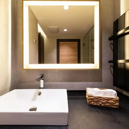 Woodside By Anaya Apartment 4*