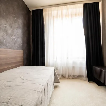 Woodside By Anaya 4*