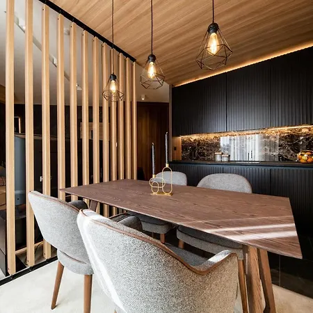 Woodside By Anaya Kopaonik