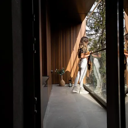 Woodside By Anaya Kopaonik