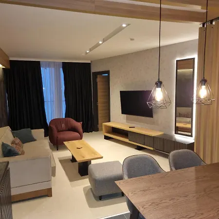 Woodside By Anaya 4*